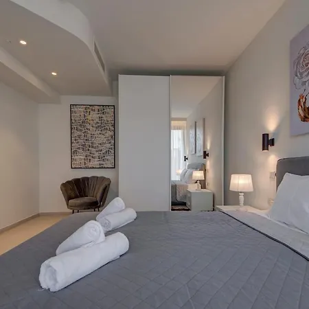 Modern 1 Bedroom In Mercury Suits Location