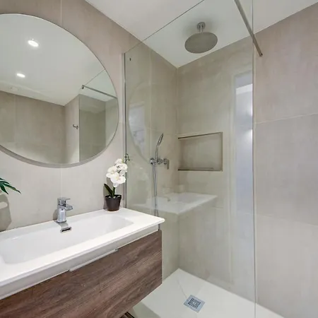 شقة Modern 1 Bedroom In Mercury Suits Location