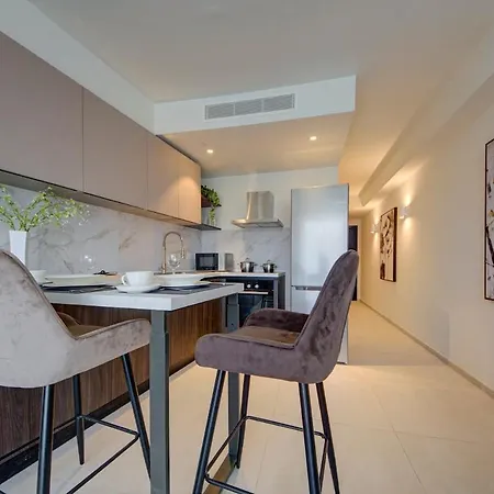 Modern 1 Bedroom In Mercury Suits Location *